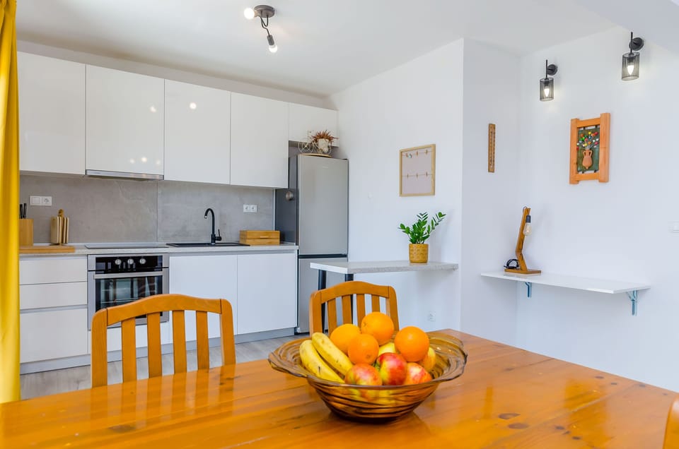 Apartment (A1) | Dining