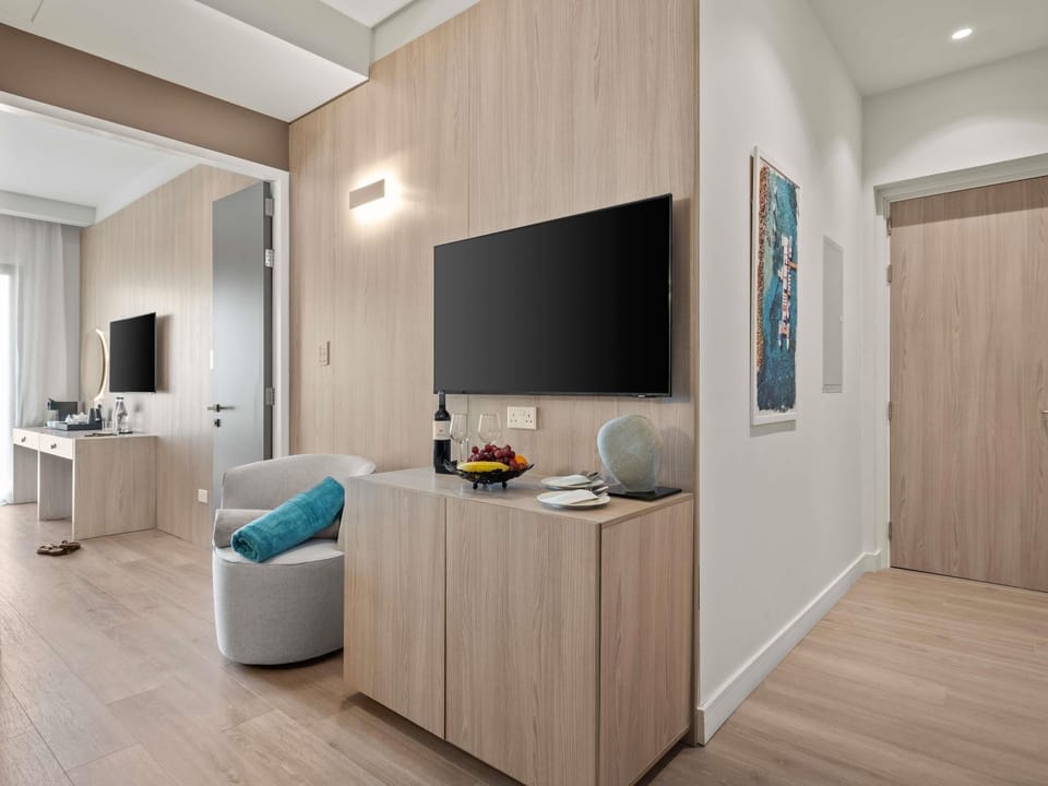 Superior Room, 1 Double Bed, Balcony | Premium bedding, pillowtop beds, minibar, in-room safe