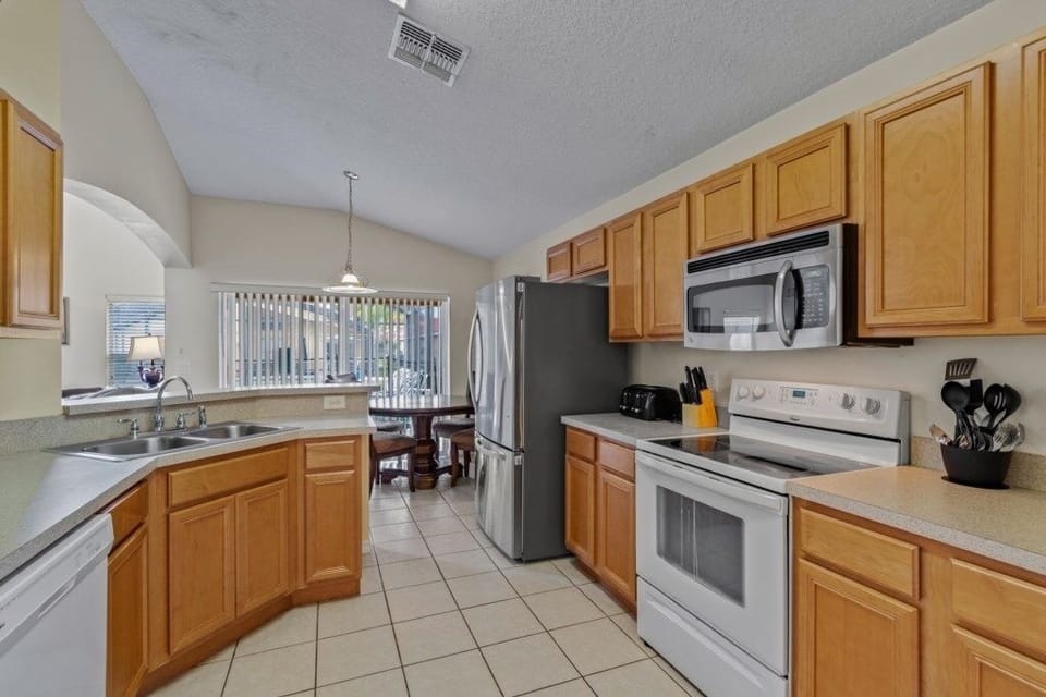 Villa, 5 Bedrooms | Private kitchen