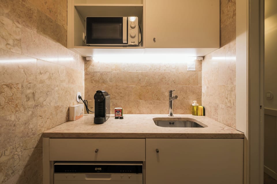 Basic Twin Room | Coffee and/or coffee maker
