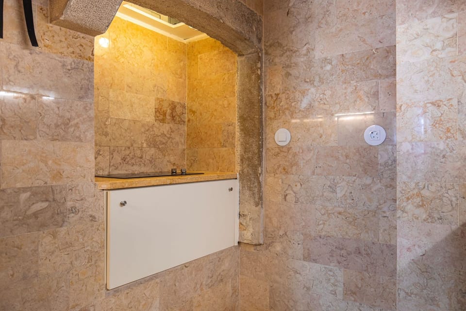 Basic Twin Room | Private kitchenette | Mini-fridge, microwave, stovetop, espresso maker