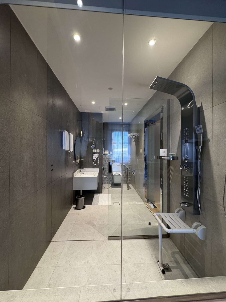 Superior Room, 1 King Bed, Accessible, Non Smoking | Bathroom | Hair dryer, bathrobes