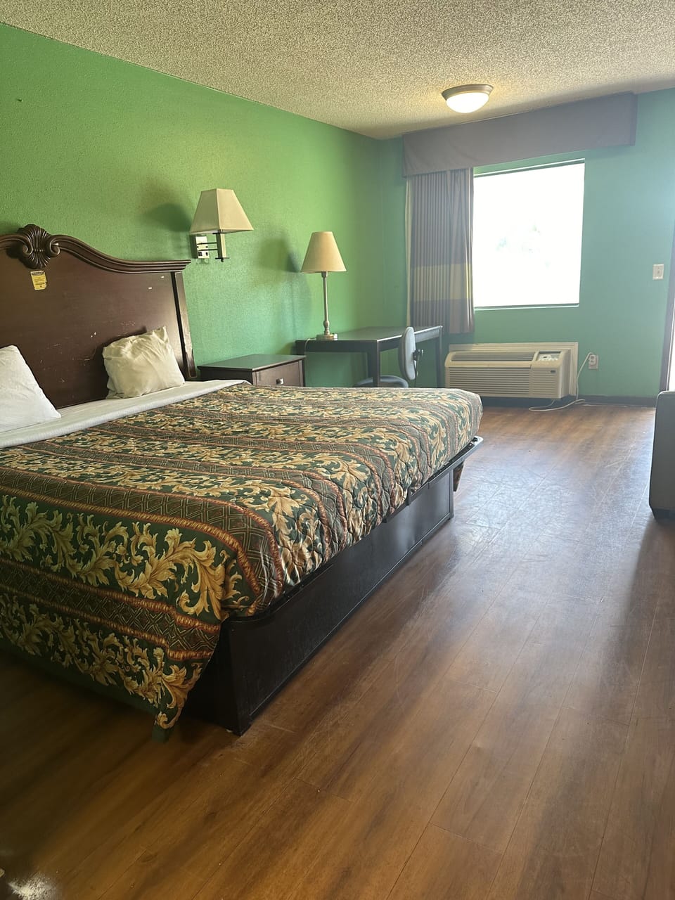 Standard Single Room | Free WiFi, bed sheets