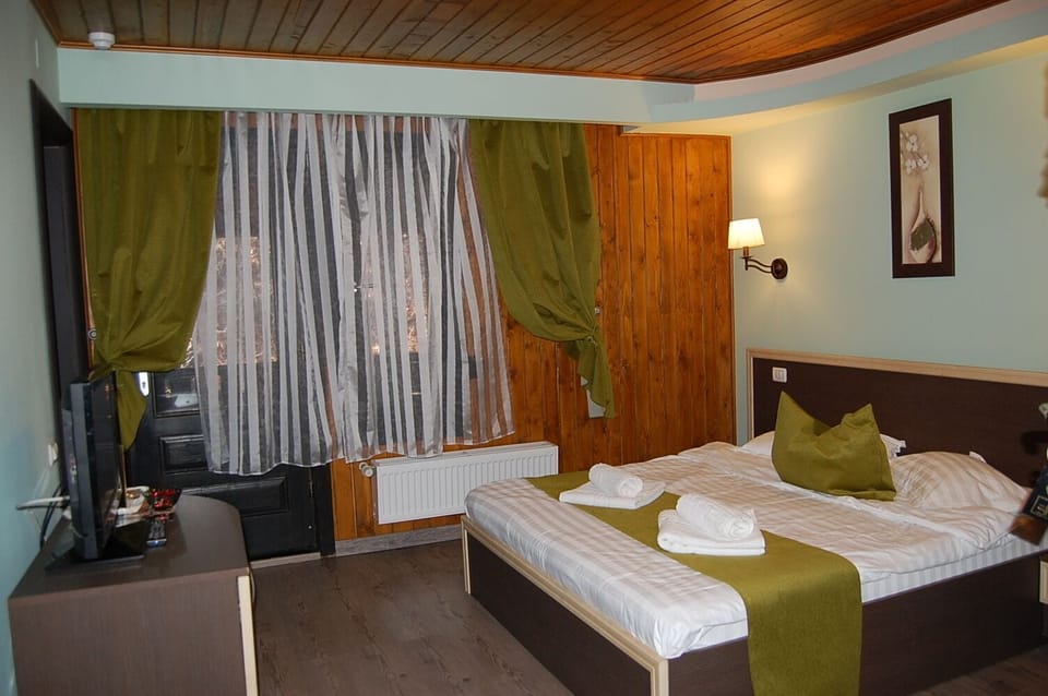 In-room safe, blackout drapes, soundproofing, free WiFi
