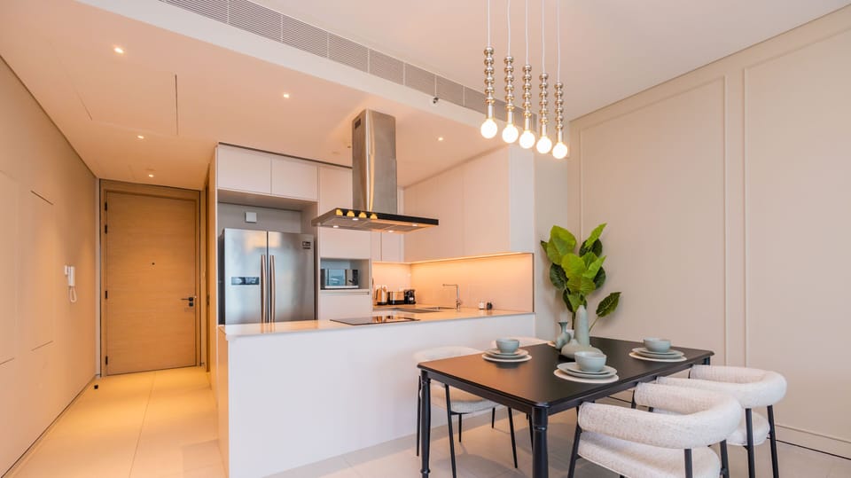 Design Apartment, Balcony, Sea View | Dining room