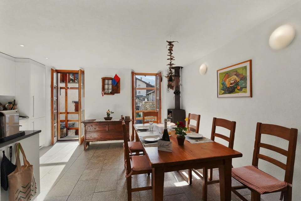 Family Chalet, Multiple Bedrooms (Rustico al forno Sonogno) | Dining