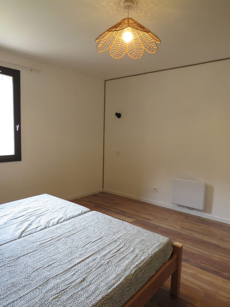 Comfort Room | Blackout drapes, free WiFi