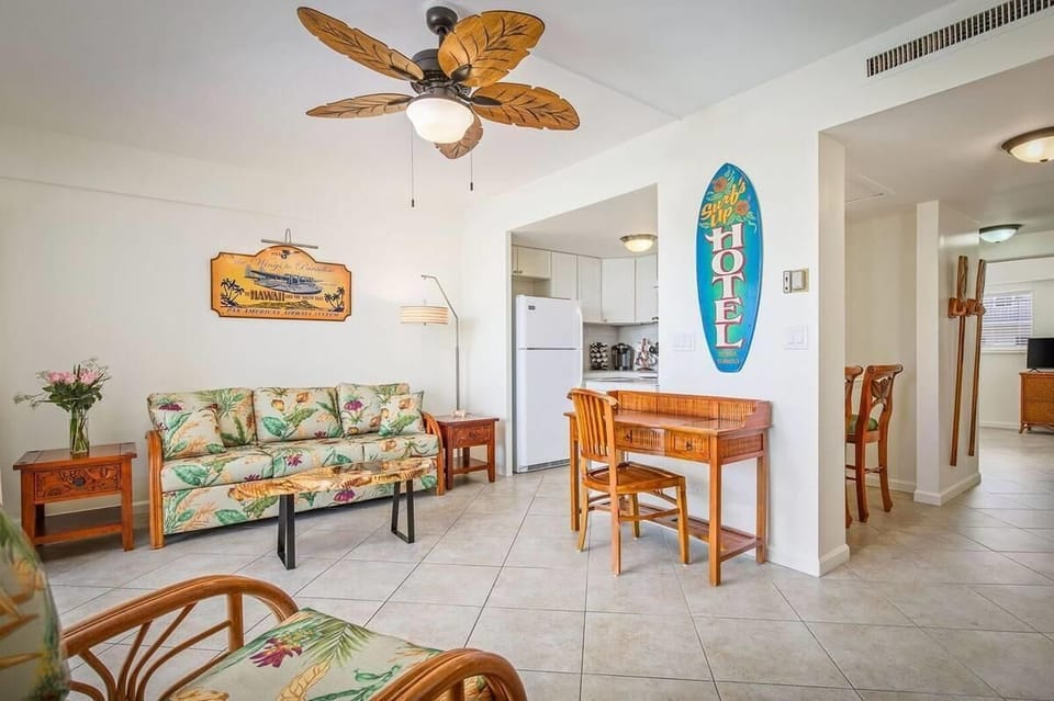 Condo, 1 Queen Bed with Sofa bed (Kona Plaza#218) | Living area