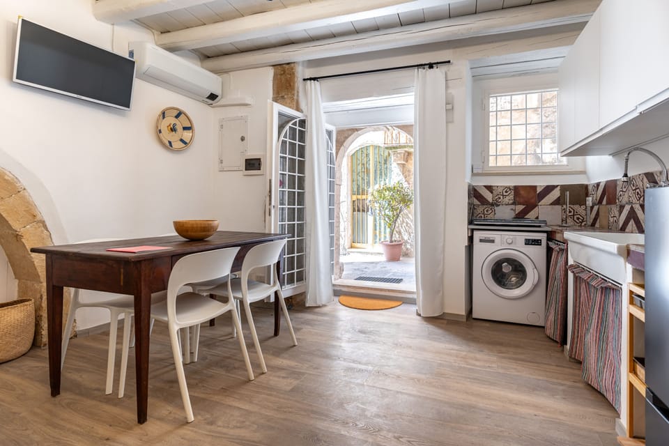House | 1 bedroom