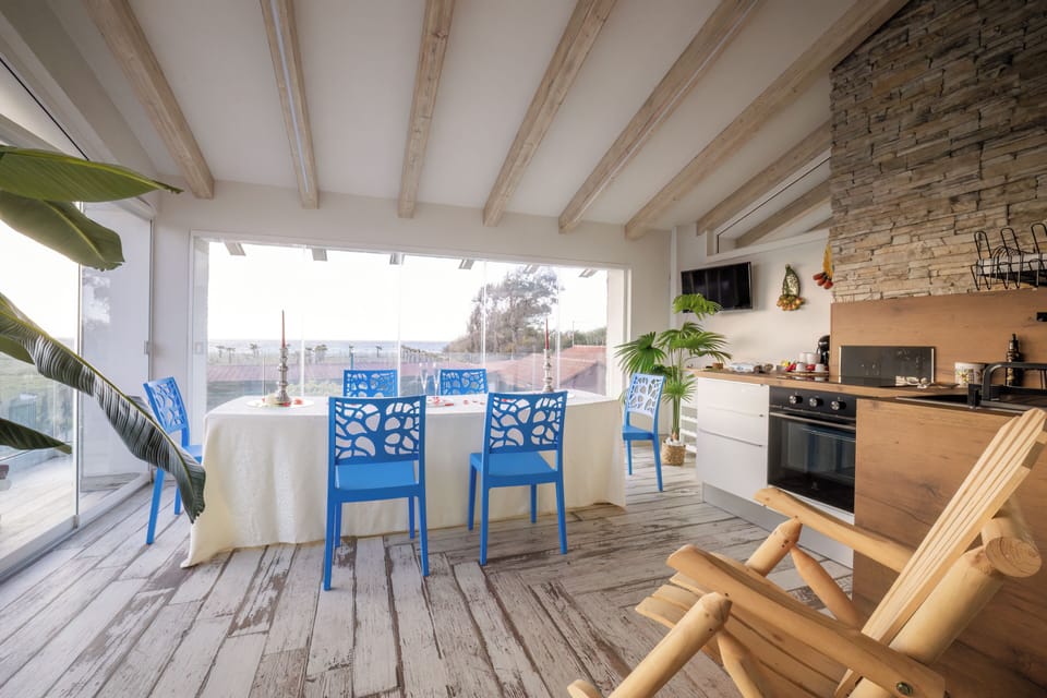 Deluxe Suite | Private kitchen | Fridge, espresso maker, electric kettle