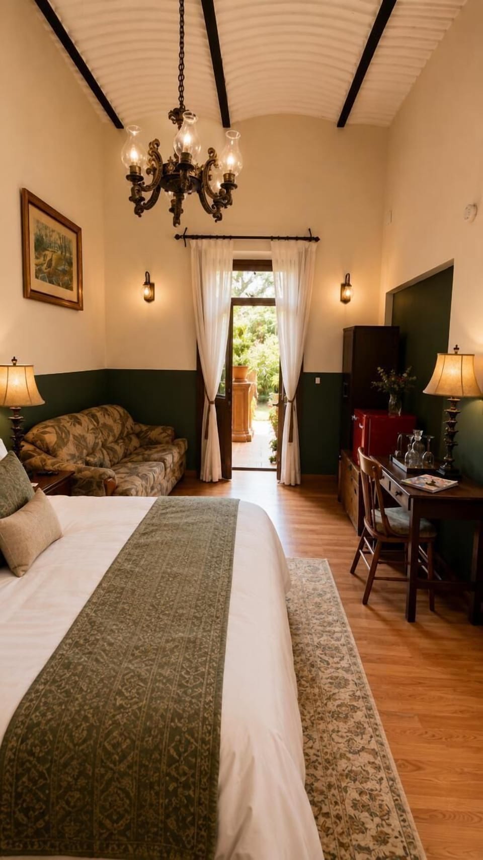 Room, 1 King Bed, Private Bathroom | Premium bedding, down comforters, memory foam beds, in-room safe