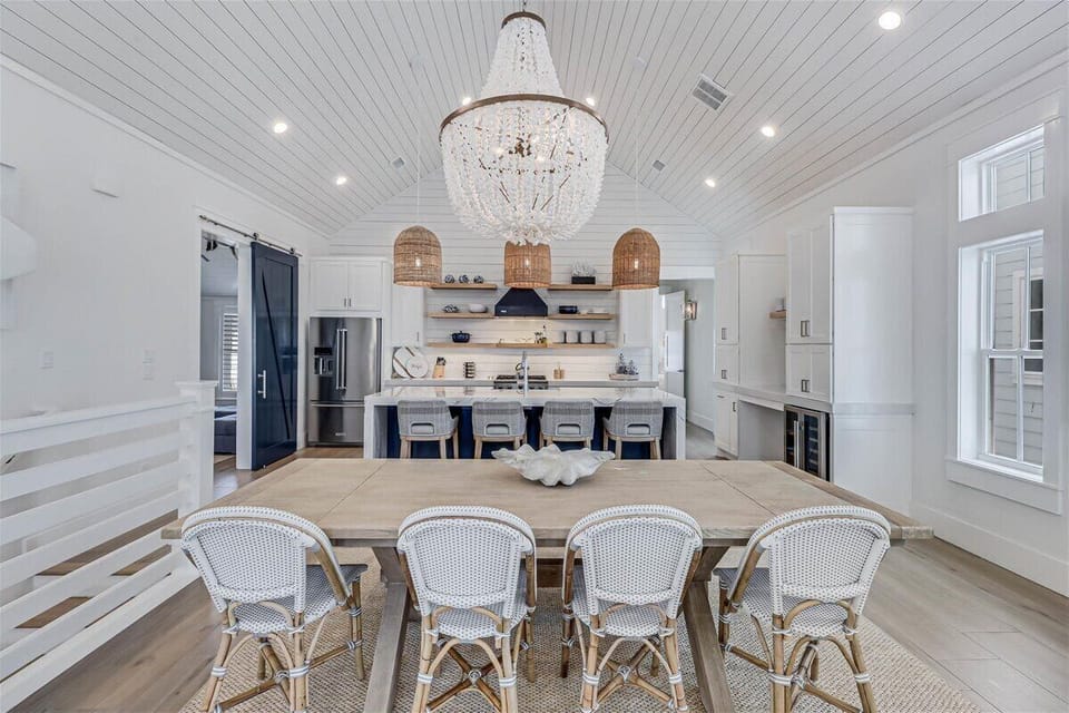 House (5 Bedrooms) | Interior