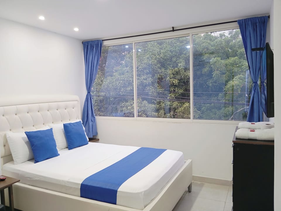 Deluxe Double Room | Premium bedding, pillowtop beds, WiFi (free)