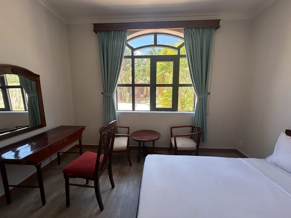 Superior Single Room, Pool View | Desk, iron/ironing board, WiFi (free)