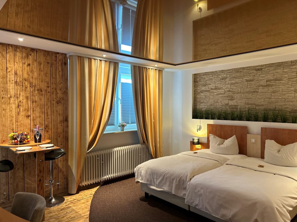 Comfort Double Room, Non Smoking | Hypo-allergenic bedding, down comforters, desk, free WiFi
