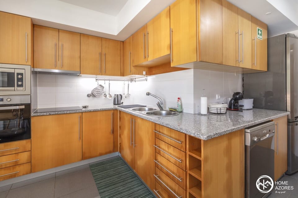 Premium Condo, 3 Bedrooms, Kitchen, Pool View | Private kitchen | Fridge, microwave, oven, stovetop