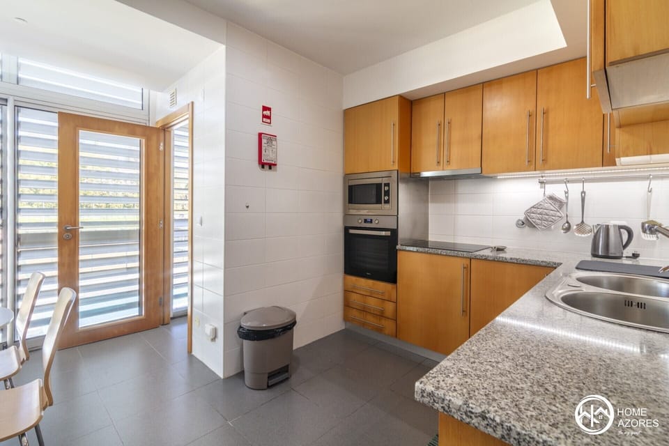 Premium Condo, 3 Bedrooms, Kitchen, Pool View | Private kitchen | Fridge, microwave, oven, stovetop