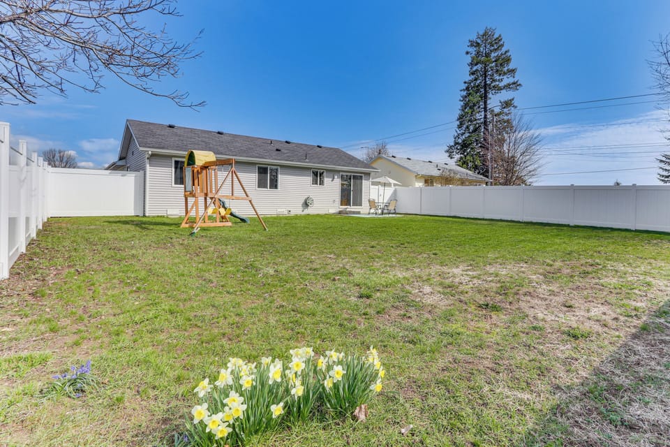 Charming Home w/ Patio: 3 Mi to Hayden Lake! Cottage in Hayden