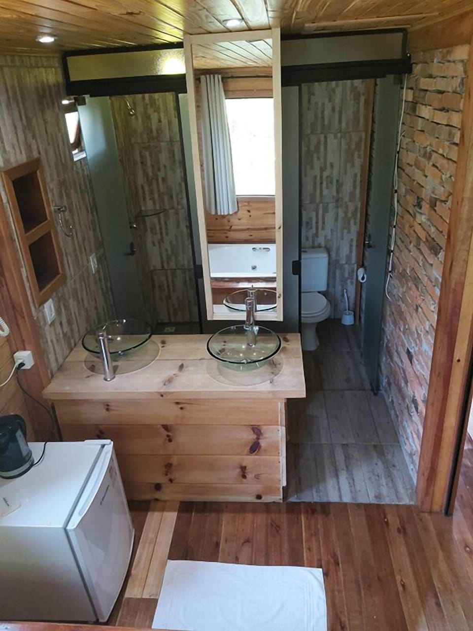 Deluxe Cabin, Garden View | 1 bedroom, soundproofing, free WiFi, bed sheets