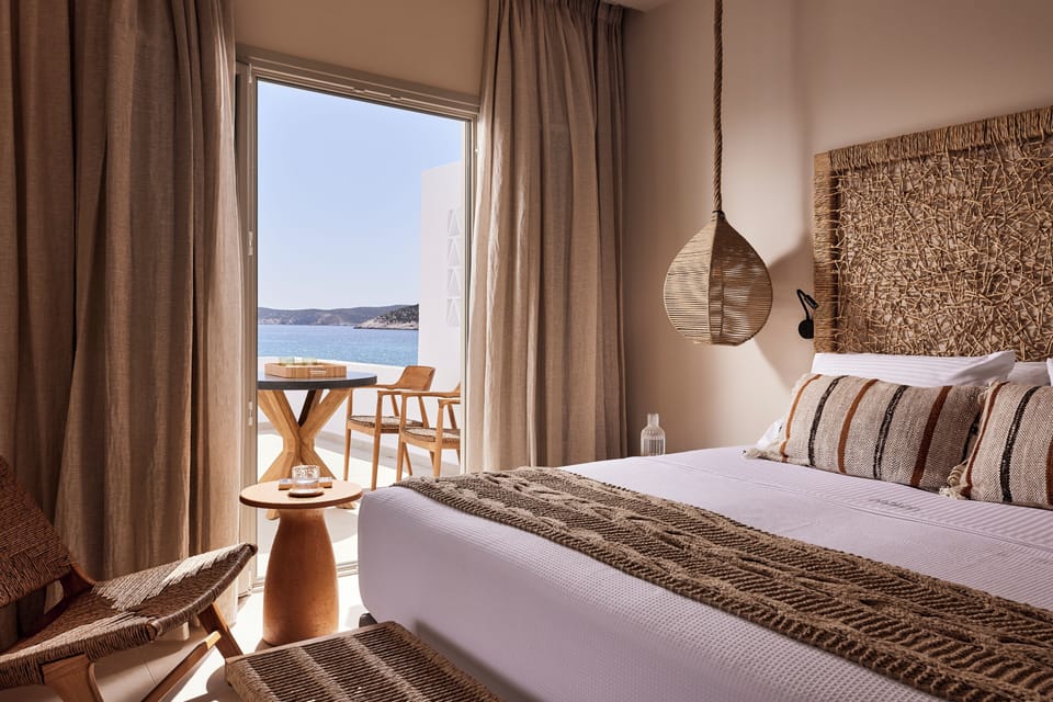 Superior Suite with Sea View | Minibar, in-room safe, soundproofing, free WiFi