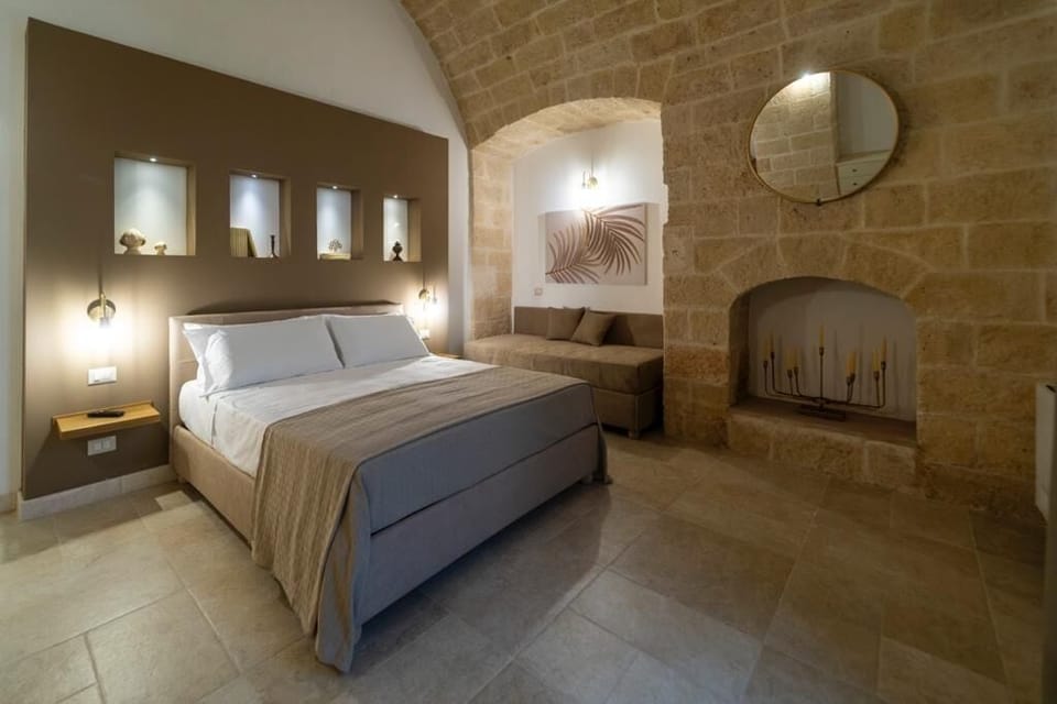 Premium bedding, pillowtop beds, minibar, in-room safe