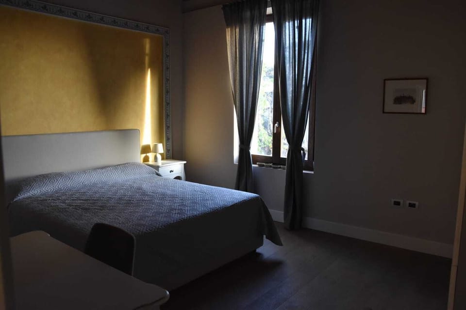 Standard Room | Pillowtop beds, desk, free WiFi, bed sheets