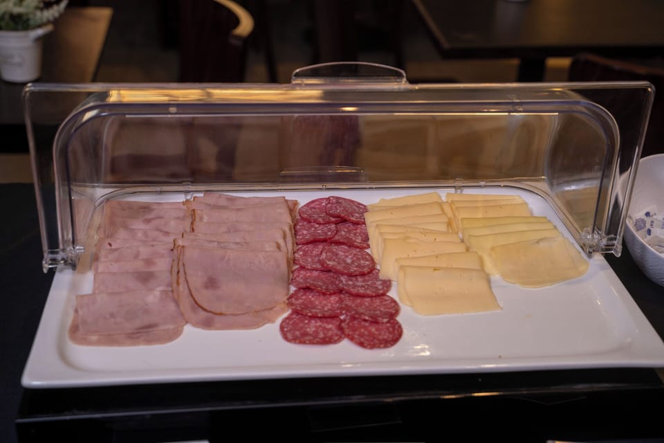Daily cooked-to-order breakfast for a fee