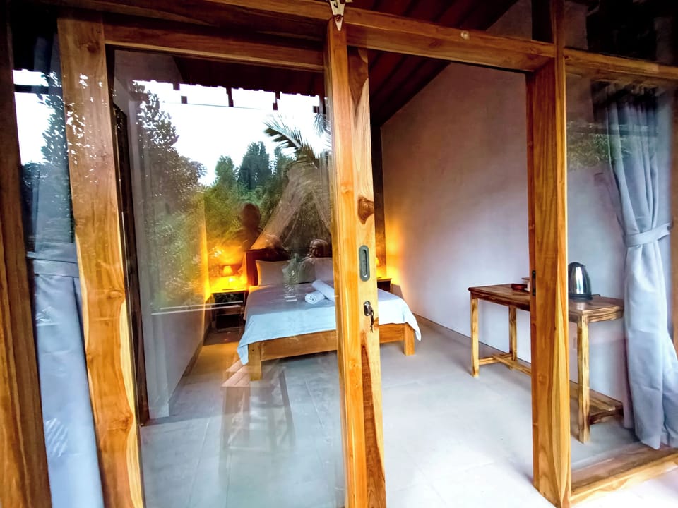 Deluxe Double Room, Garden View | Soundproofing, free WiFi