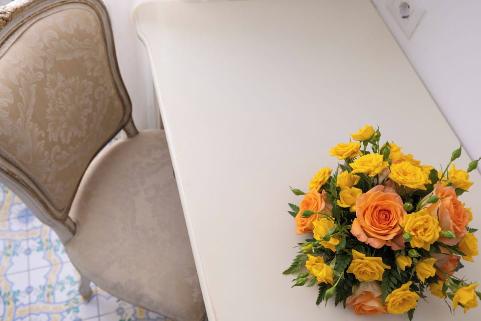 Classic Triple Room | In-room safe, desk, WiFi (free), bed sheets