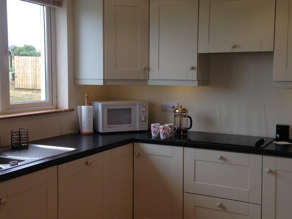 House | Private kitchen | Fridge, microwave, oven, stovetop