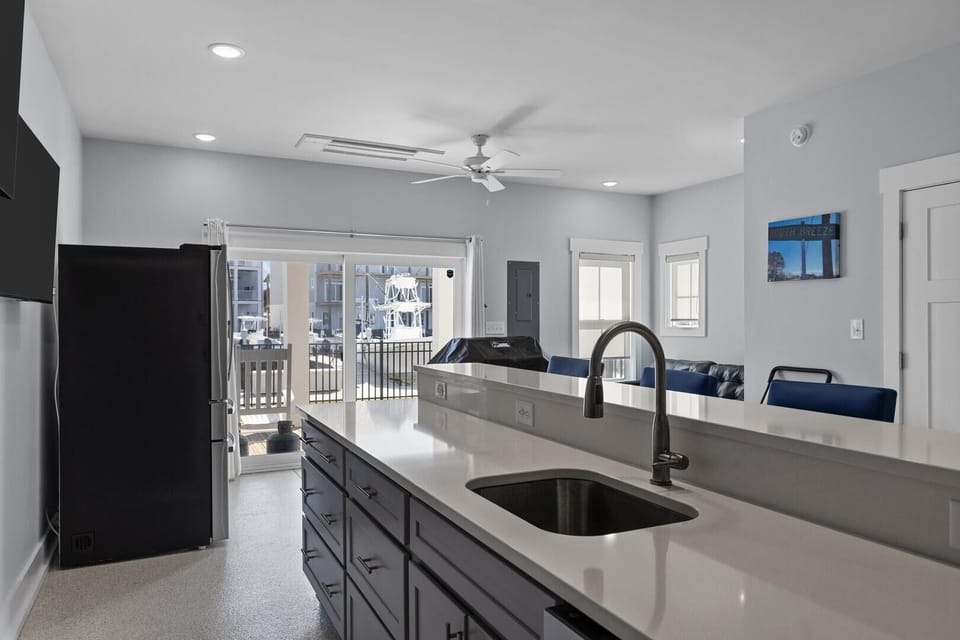 Condo, 3 Bedrooms | Interior