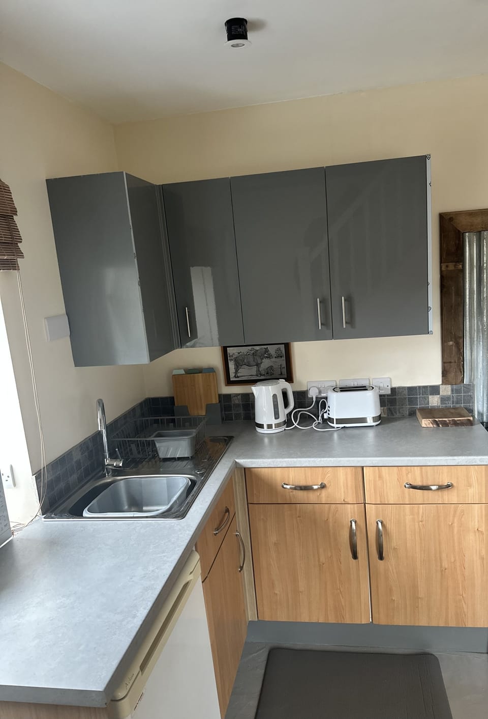 Apartment | Private kitchen | Fridge, microwave, oven, stovetop