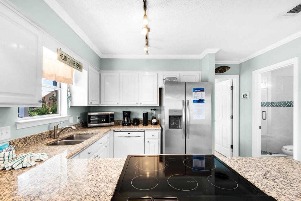 House, Multiple Beds (Family DESTINation) | Private kitchen | Oven, toaster