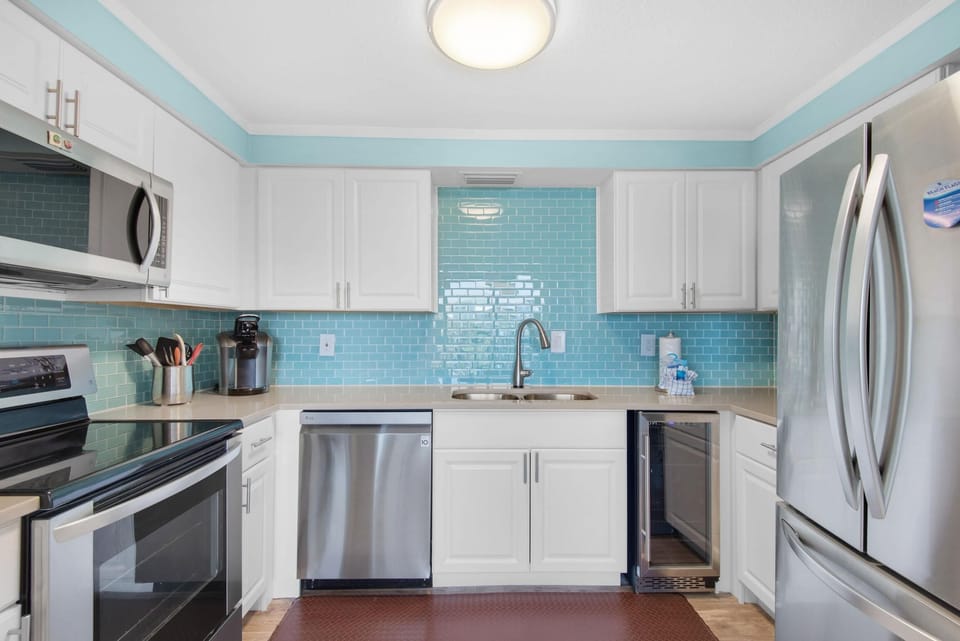 Condo, Multiple Beds (Enclave 302B) | Private kitchen | Oven, toaster