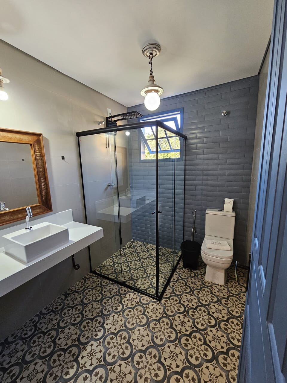 Standard Room | Bathroom | Shower, rainfall showerhead, designer toiletries, hair dryer