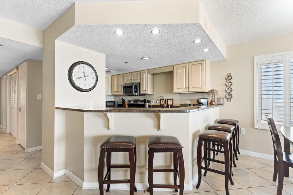 Condo, Multiple Beds (Summerchase 401) | Private kitchen | Oven, toaster, paper towels
