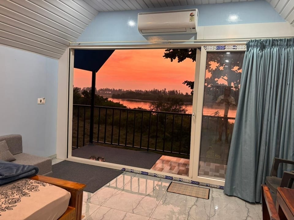 Classic Twin Room | Premium bedding, free WiFi, bed sheets