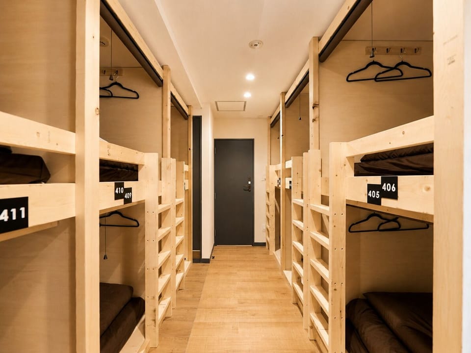 In-room safe, WiFi (free), bed sheets