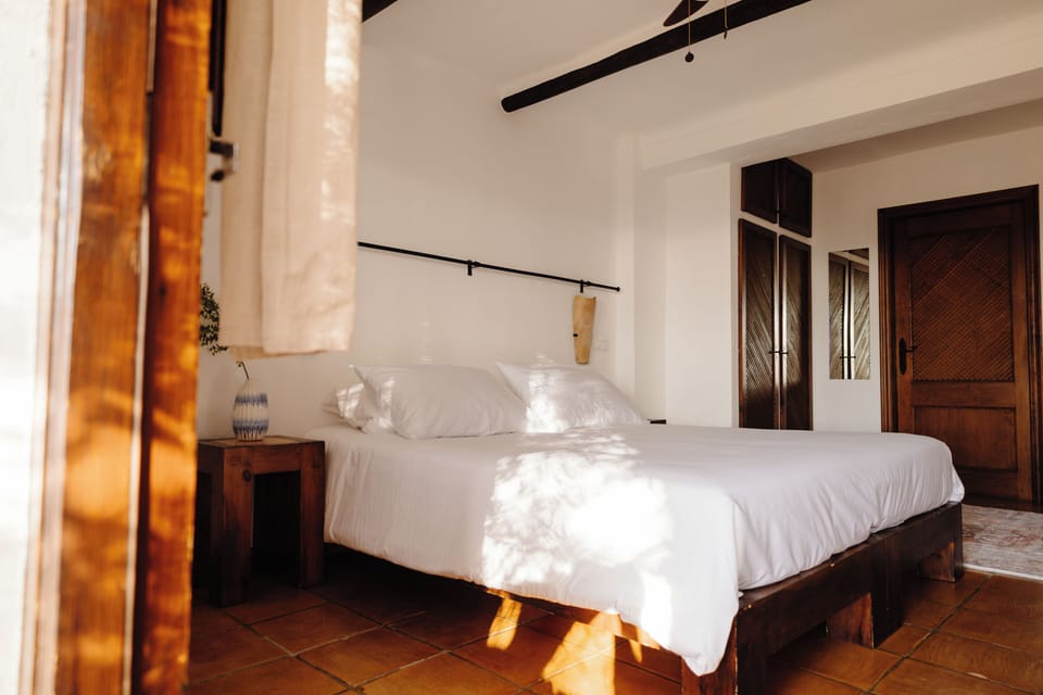 Comfort Double or Twin Room | Laptop workspace, cribs (free), WiFi (free), bed sheets