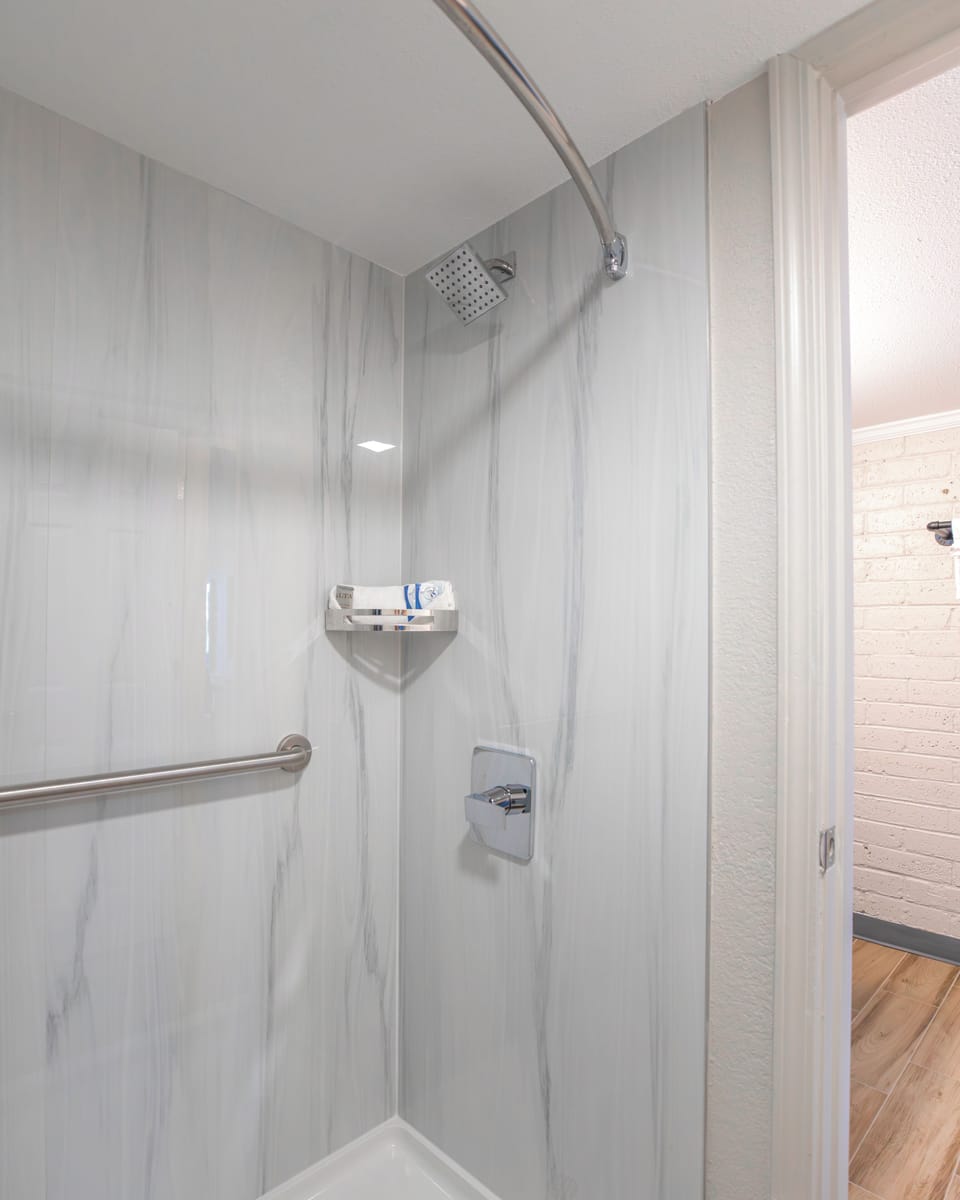 Shower, towels