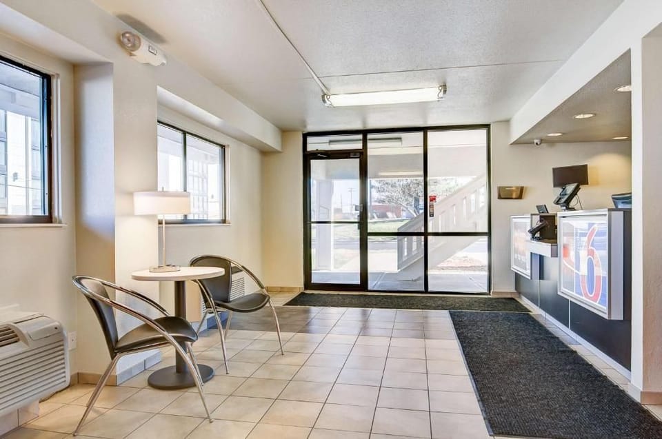 Economy Suites Springfield - Extended Stay Motel in Springfield