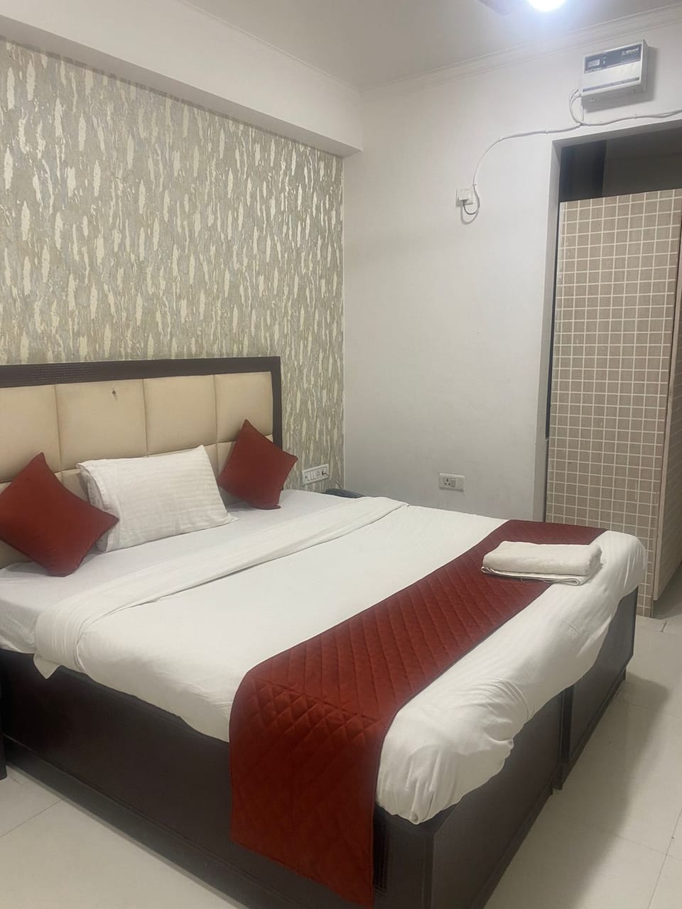 20 bedrooms, individually decorated, individually furnished, free WiFi