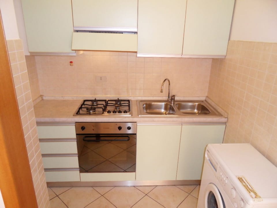 Apartment, 2 Bedrooms, Balcony, City View | Interior