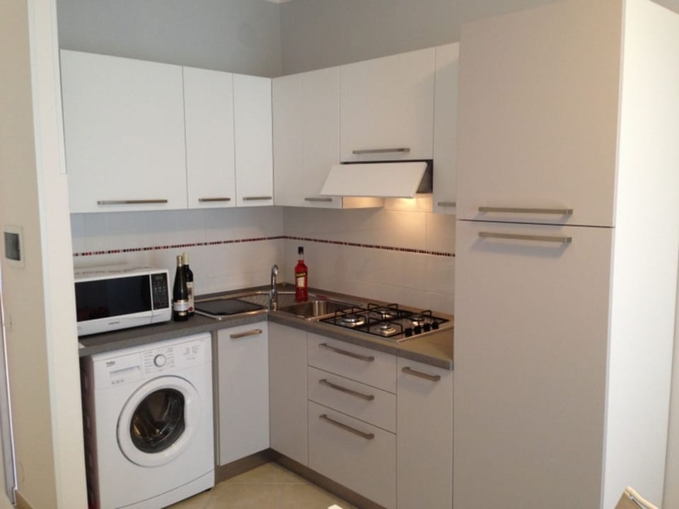 Apartment, 2 Bedrooms, Balcony | Private kitchen