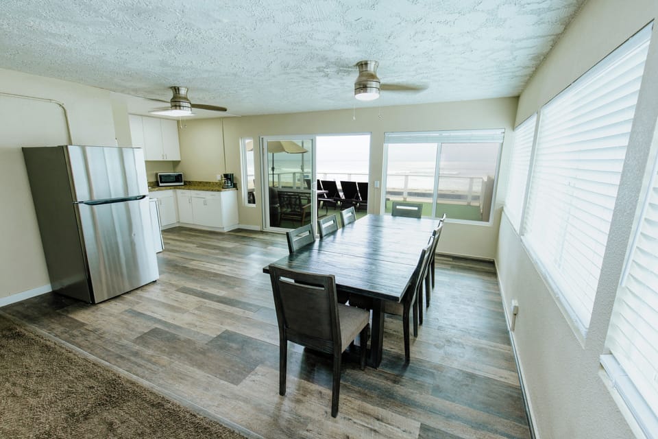 Executive Apartment | Private kitchen | Fridge, coffee/tea maker