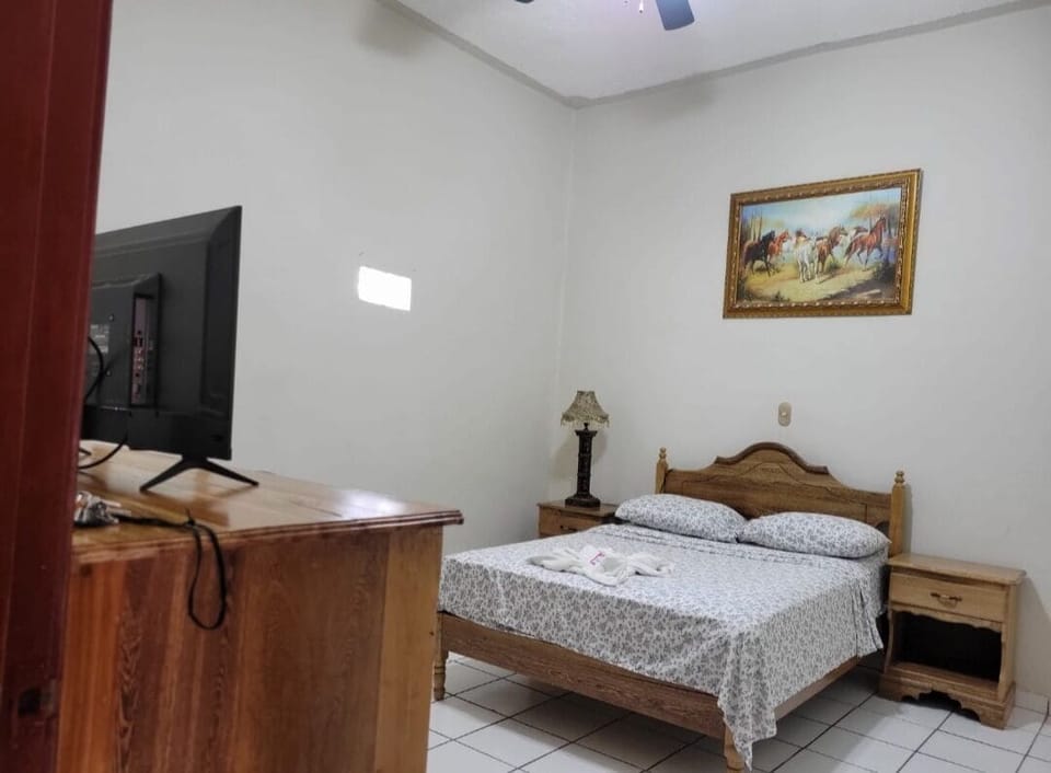 Basic Room | Iron/ironing board, WiFi (free)