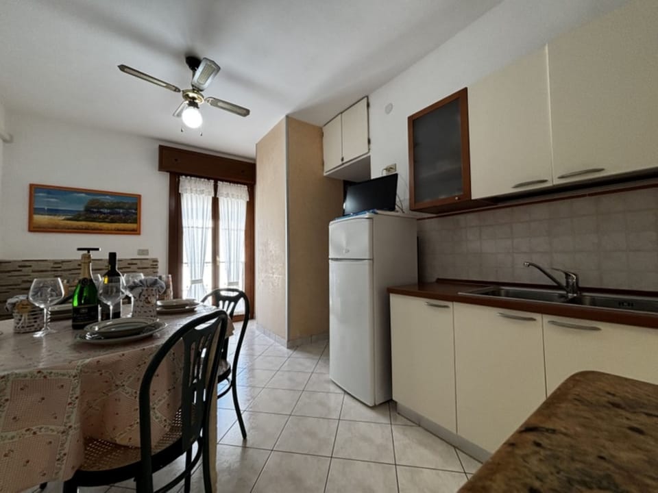 Apartment, 2 Bedrooms, Balcony | Dining room
