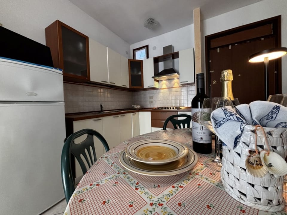 Apartment, 2 Bedrooms, Balcony | Dining room