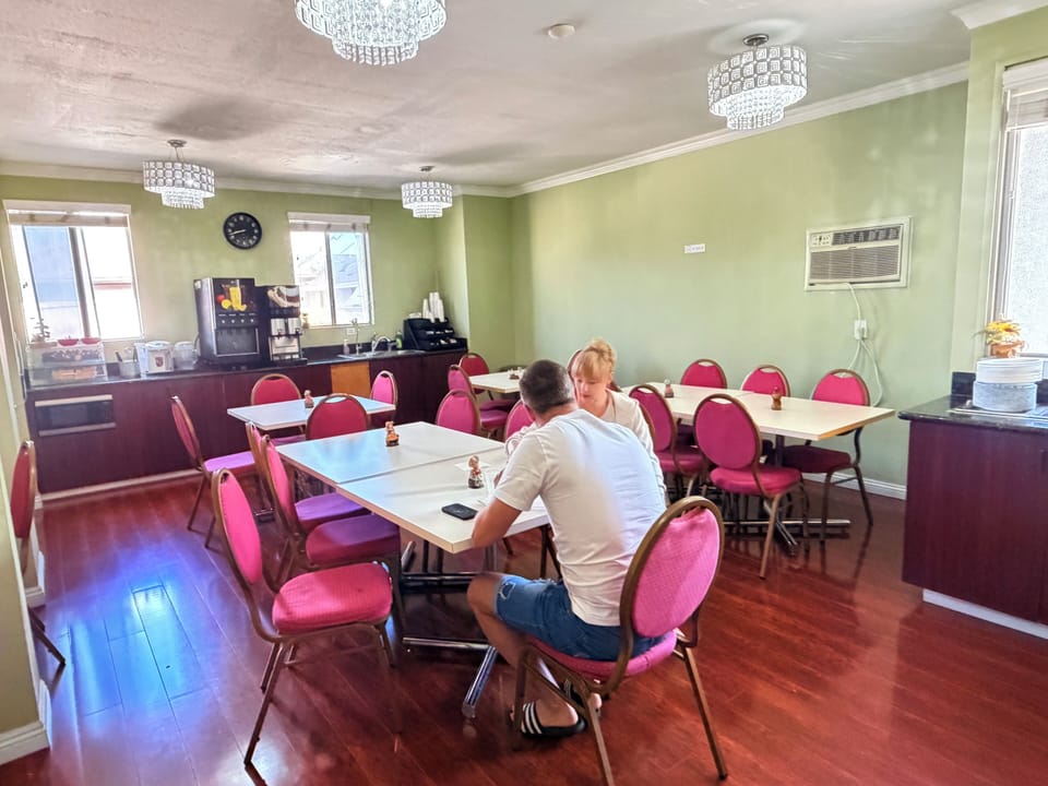 Free daily continental breakfast