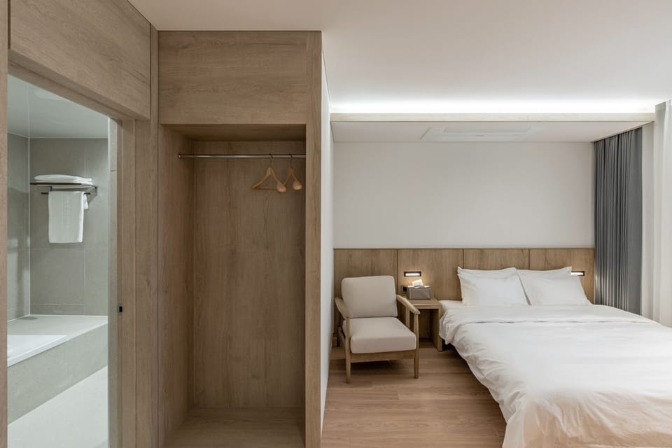 Deluxe Double Room B | Premium bedding, down comforters, free minibar, desk